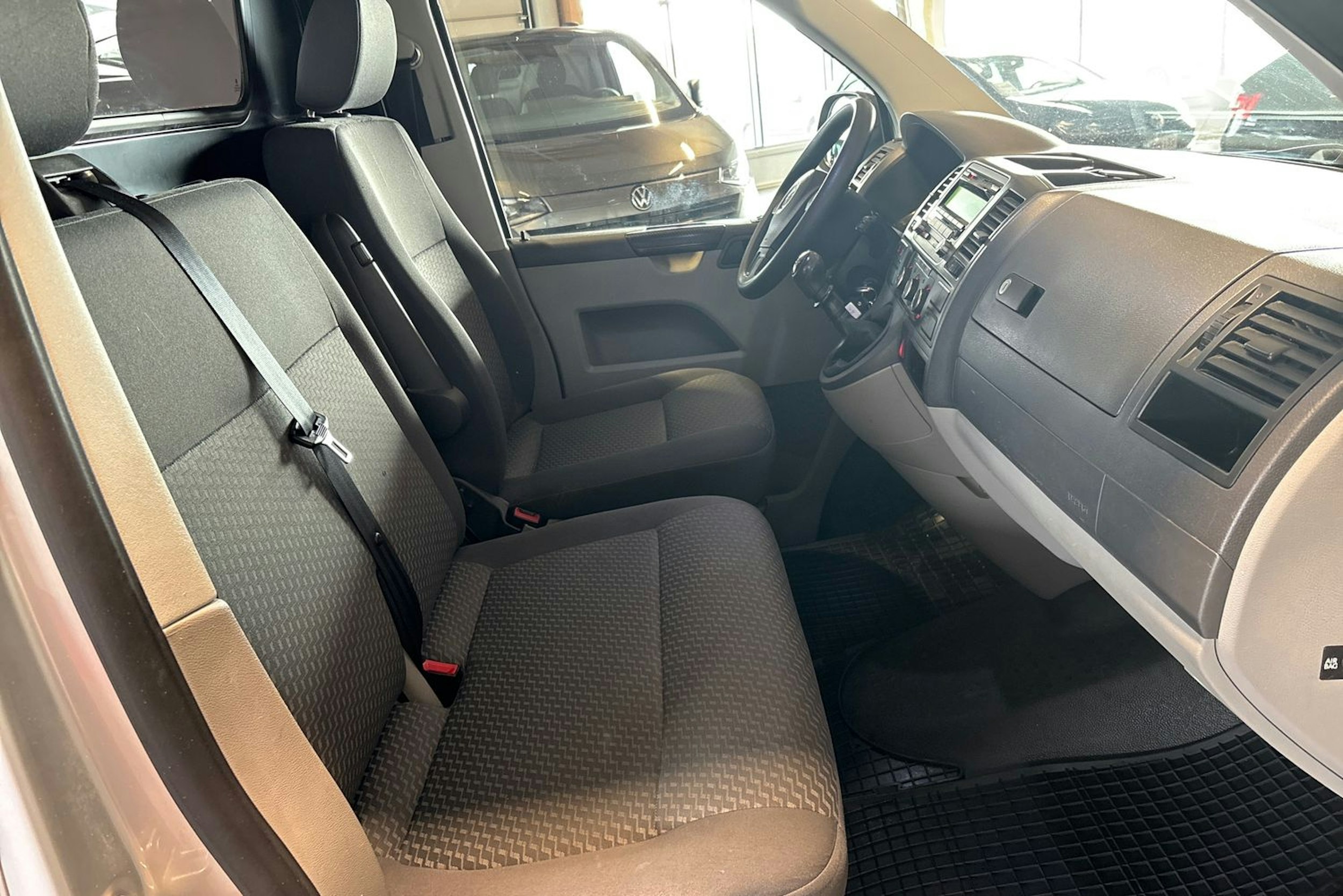 Harmaa Volkswagen TRANSPORTER 2012 kuva 20.