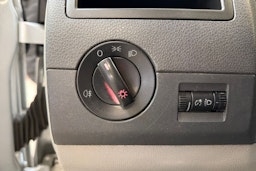 harmaa Volkswagen Transporter 2012 kuva 12.