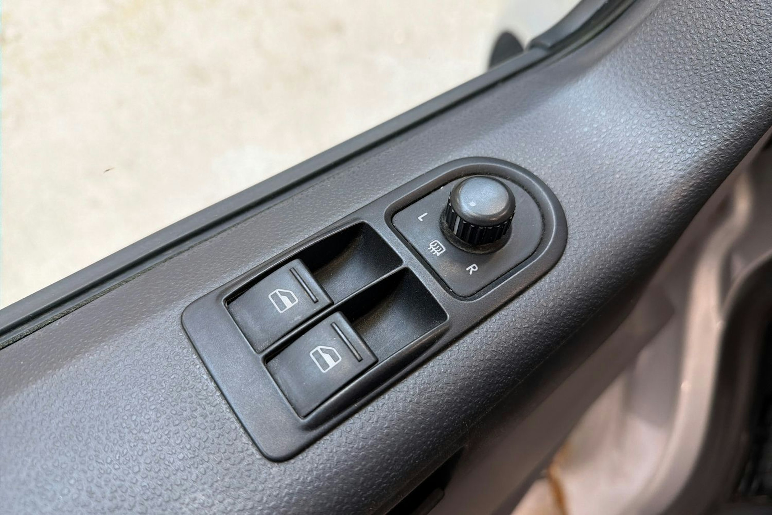 harmaa Volkswagen Transporter 2012 kuva 15.