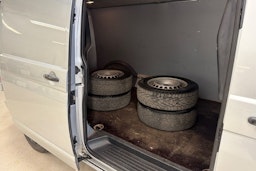 harmaa Volkswagen Transporter 2012 kuva 16.