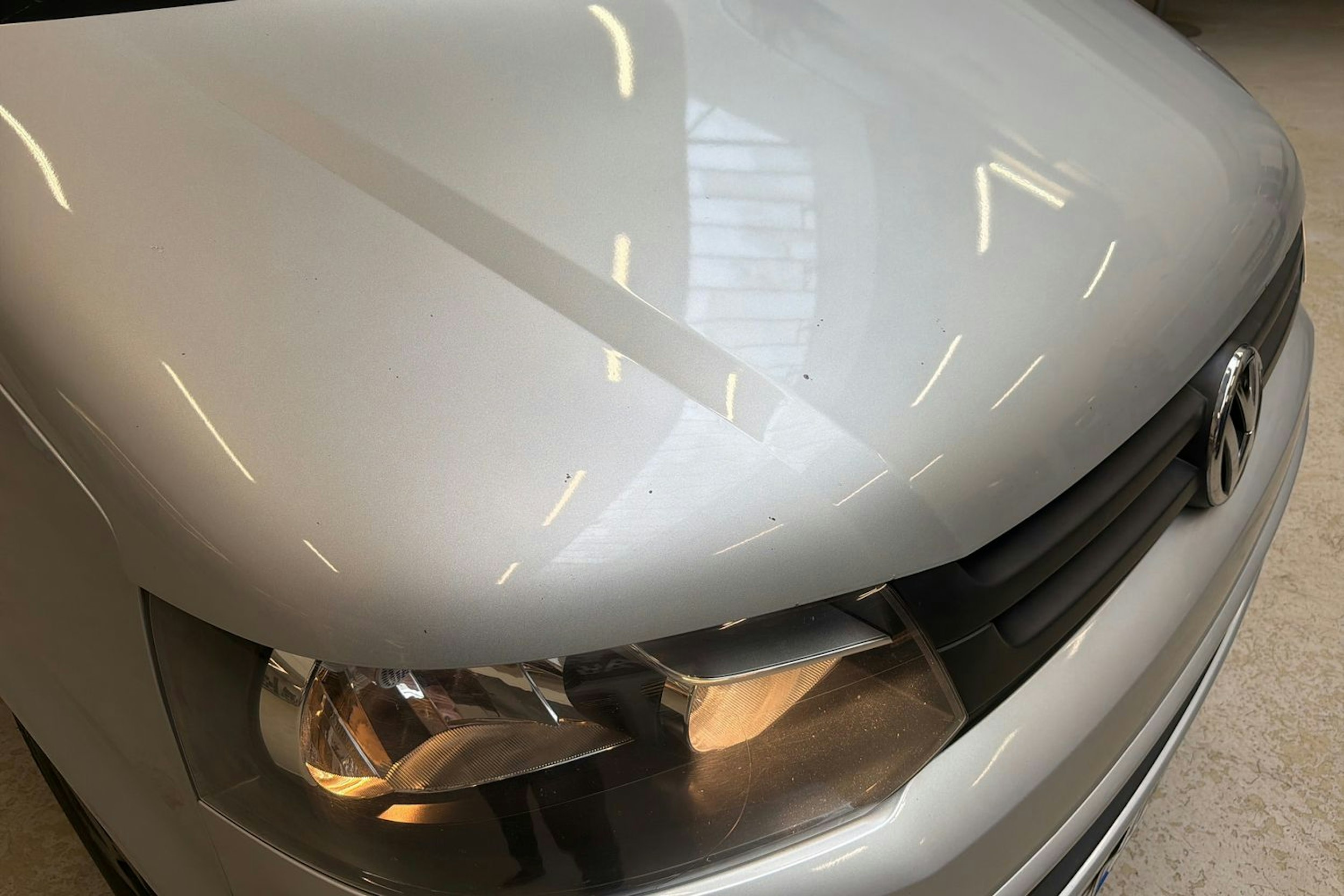 harmaa Volkswagen Transporter 2012 kuva 24.