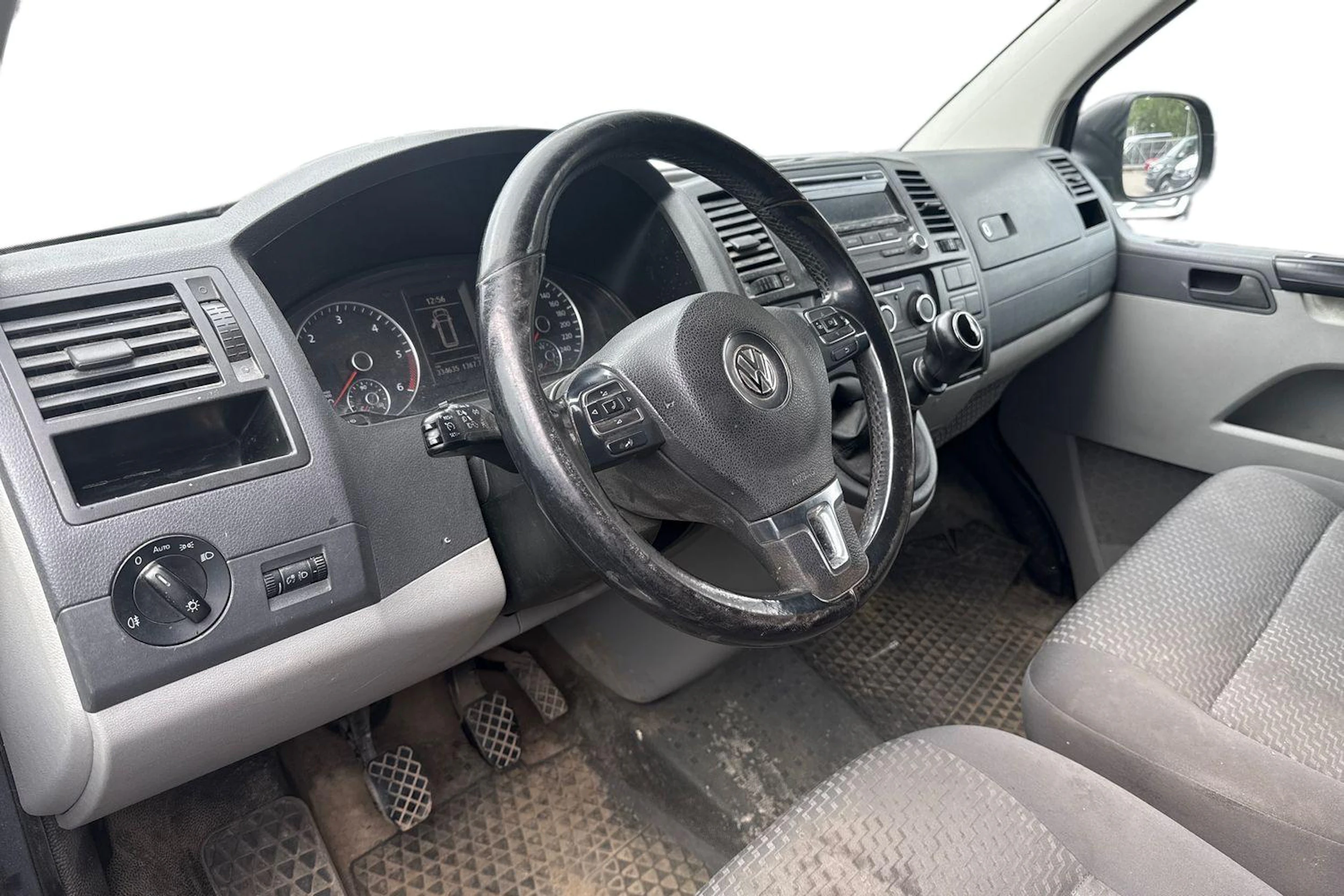 Harmaa Volkswagen TRANSPORTER 2013 kuva 3.