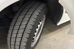 valkoinen Volkswagen Transporter 2014 kuva 13.