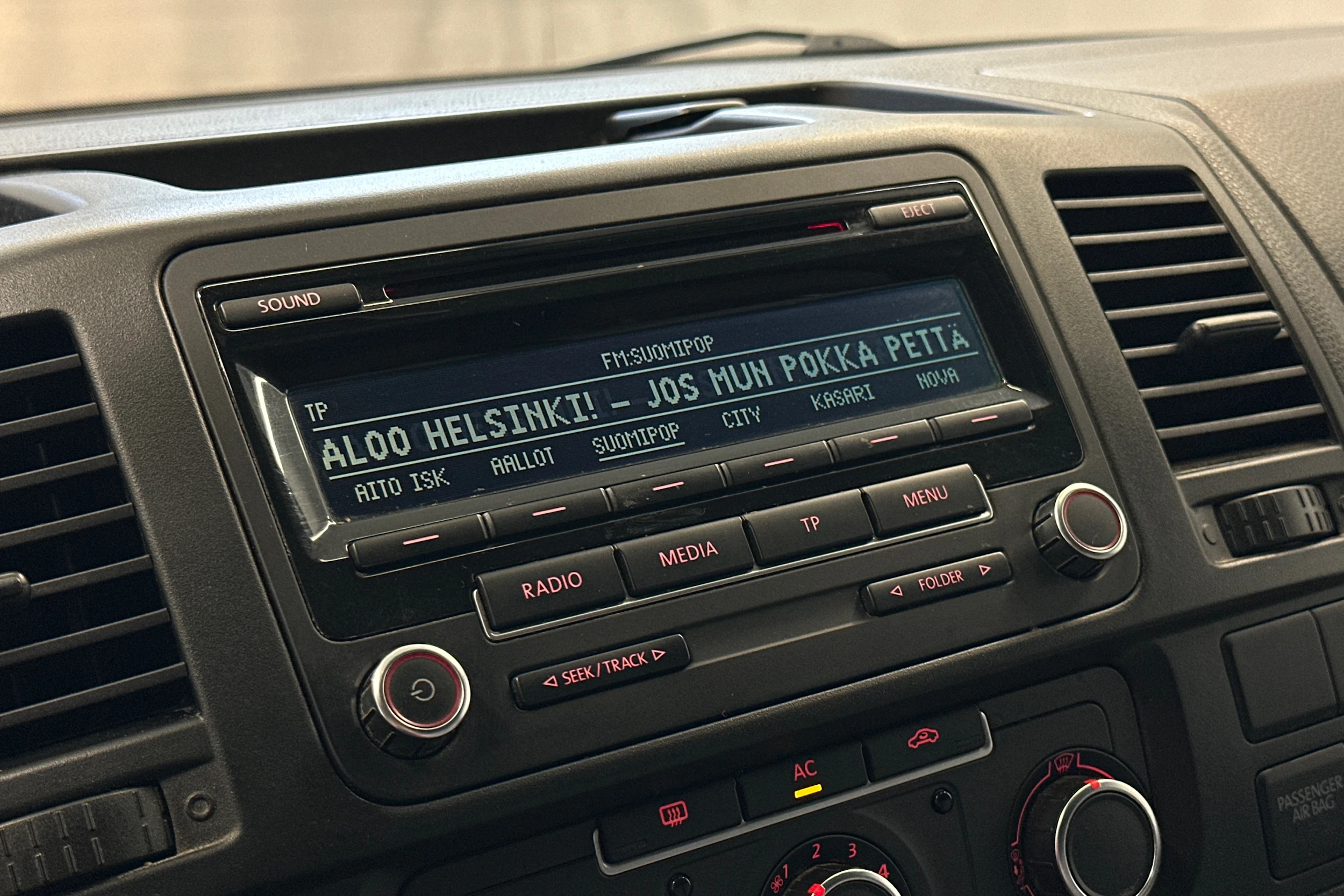 harmaa Volkswagen Transporter 2013 kuva 14.