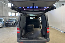 harmaa Volkswagen Transporter 2013 kuva 16.