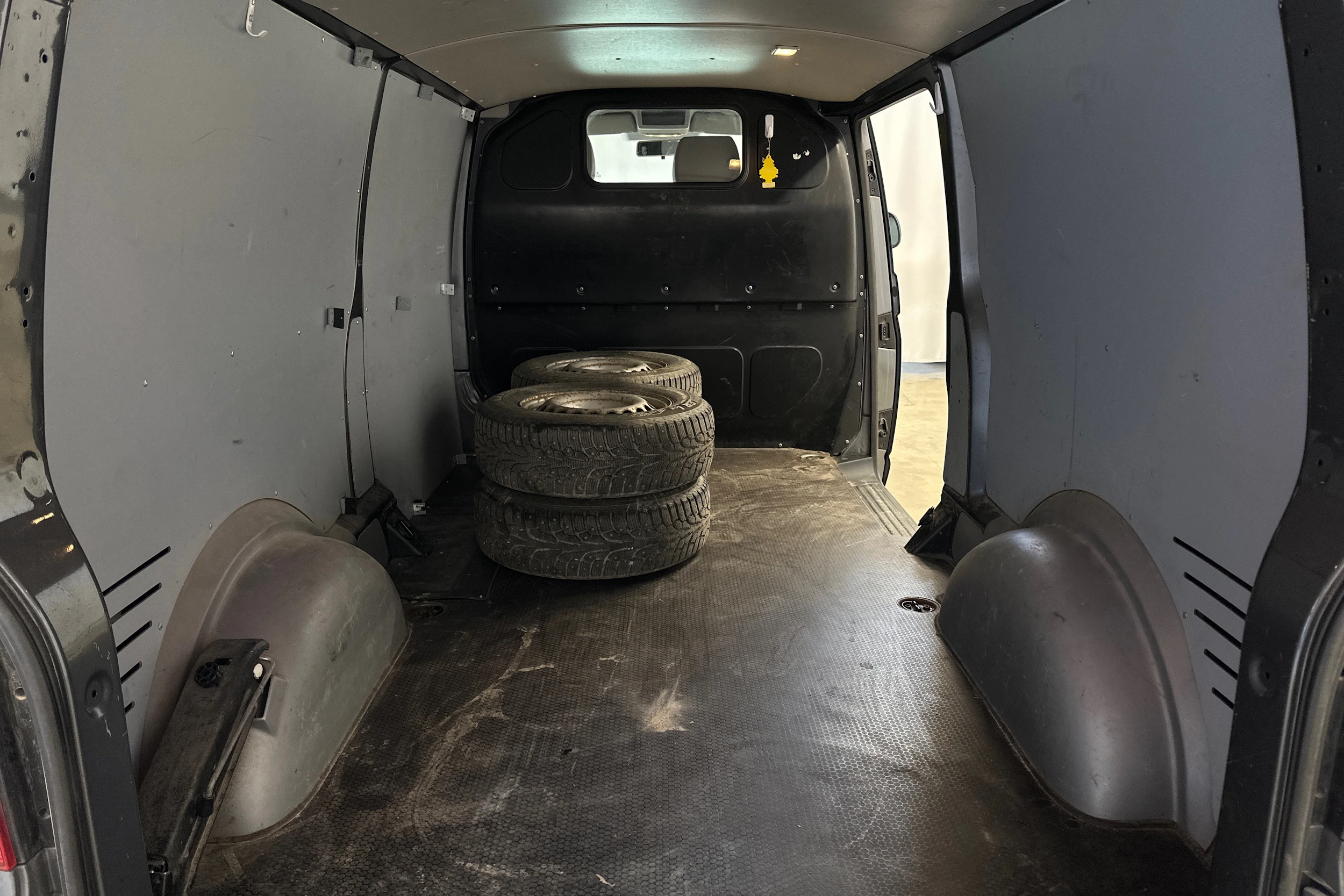 harmaa Volkswagen Transporter 2013 kuva 17.