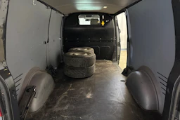 harmaa Volkswagen Transporter 2013 kuva 17.