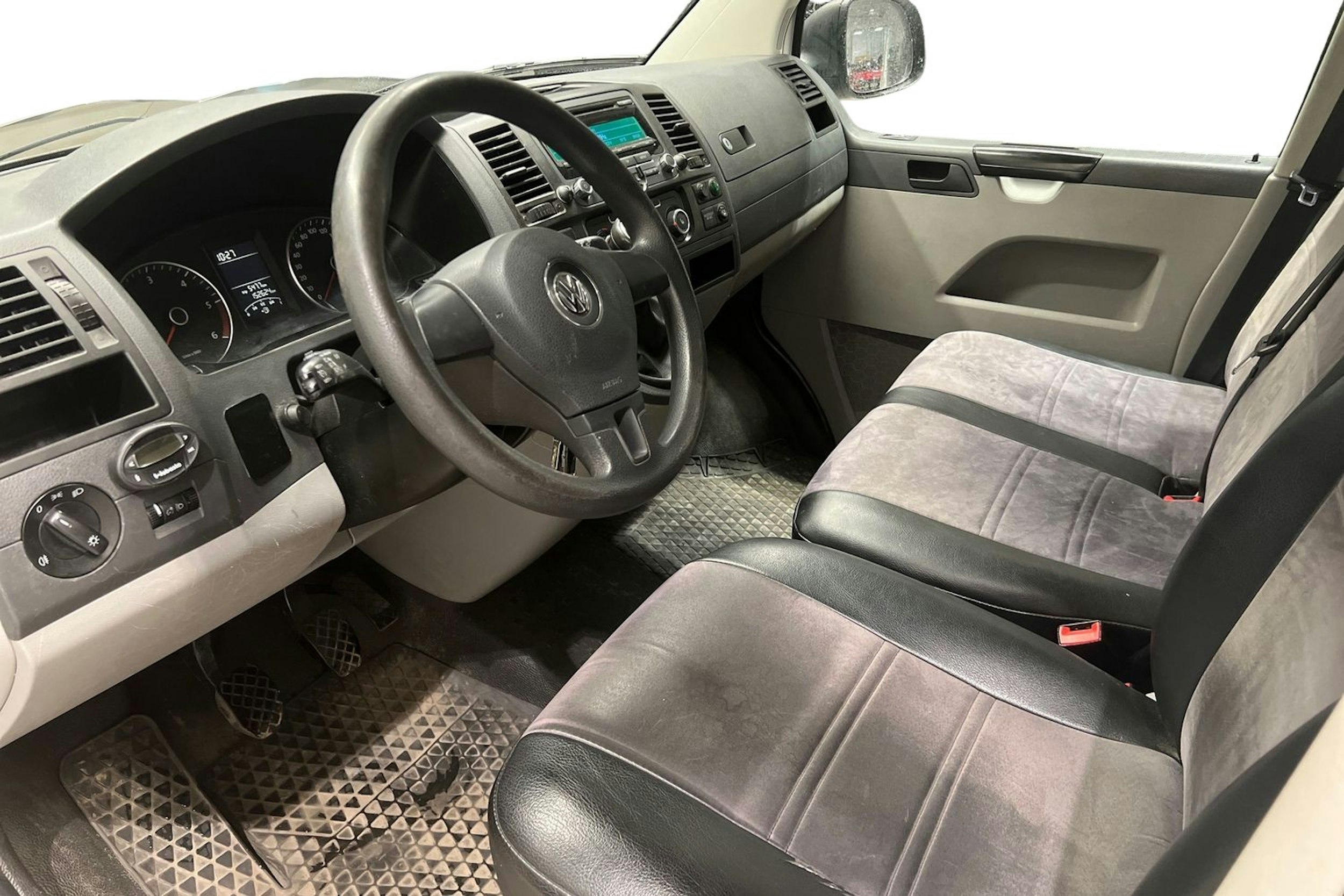 valkoinen Volkswagen Transporter 2013 kuva 3.