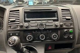 valkoinen Volkswagen Transporter 2013 kuva 12.