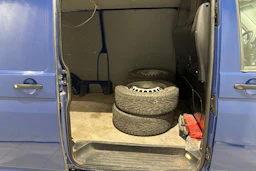 sininen Volkswagen Transporter 2013 kuva 18.