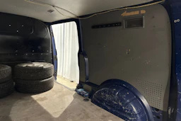 sininen Volkswagen Transporter 2013 kuva 20.