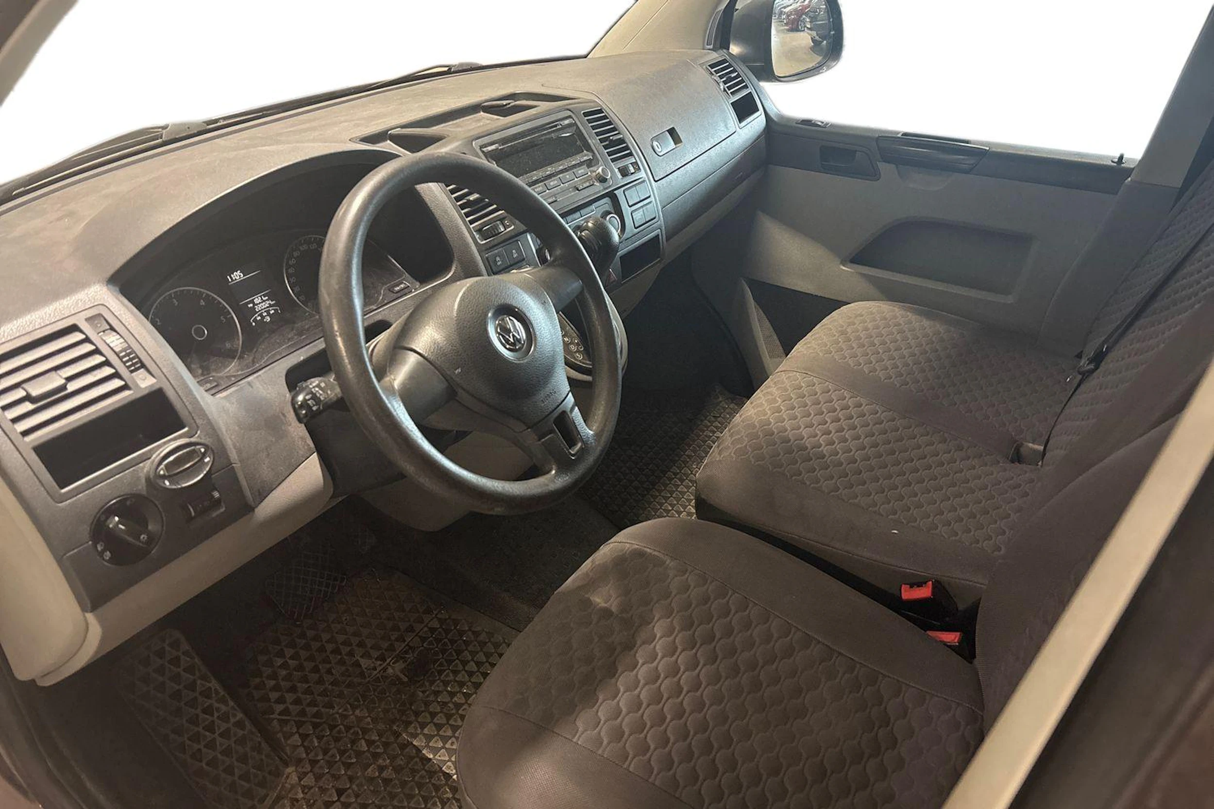 ruskea (beige) Volkswagen Transporter 2013 kuva 3.
