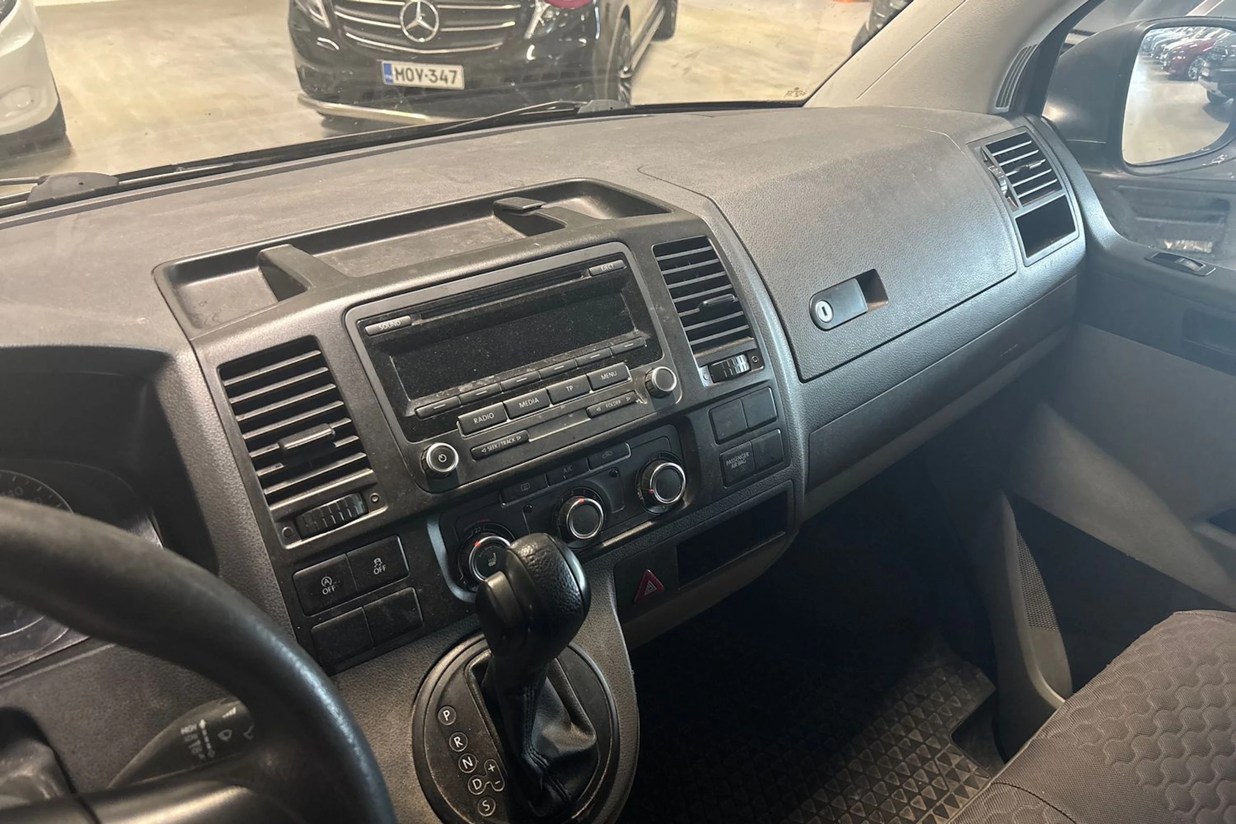 ruskea (beige) Volkswagen Transporter 2013 kuva 5.