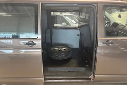 ruskea (beige) Volkswagen Transporter 2013 kuva 6.