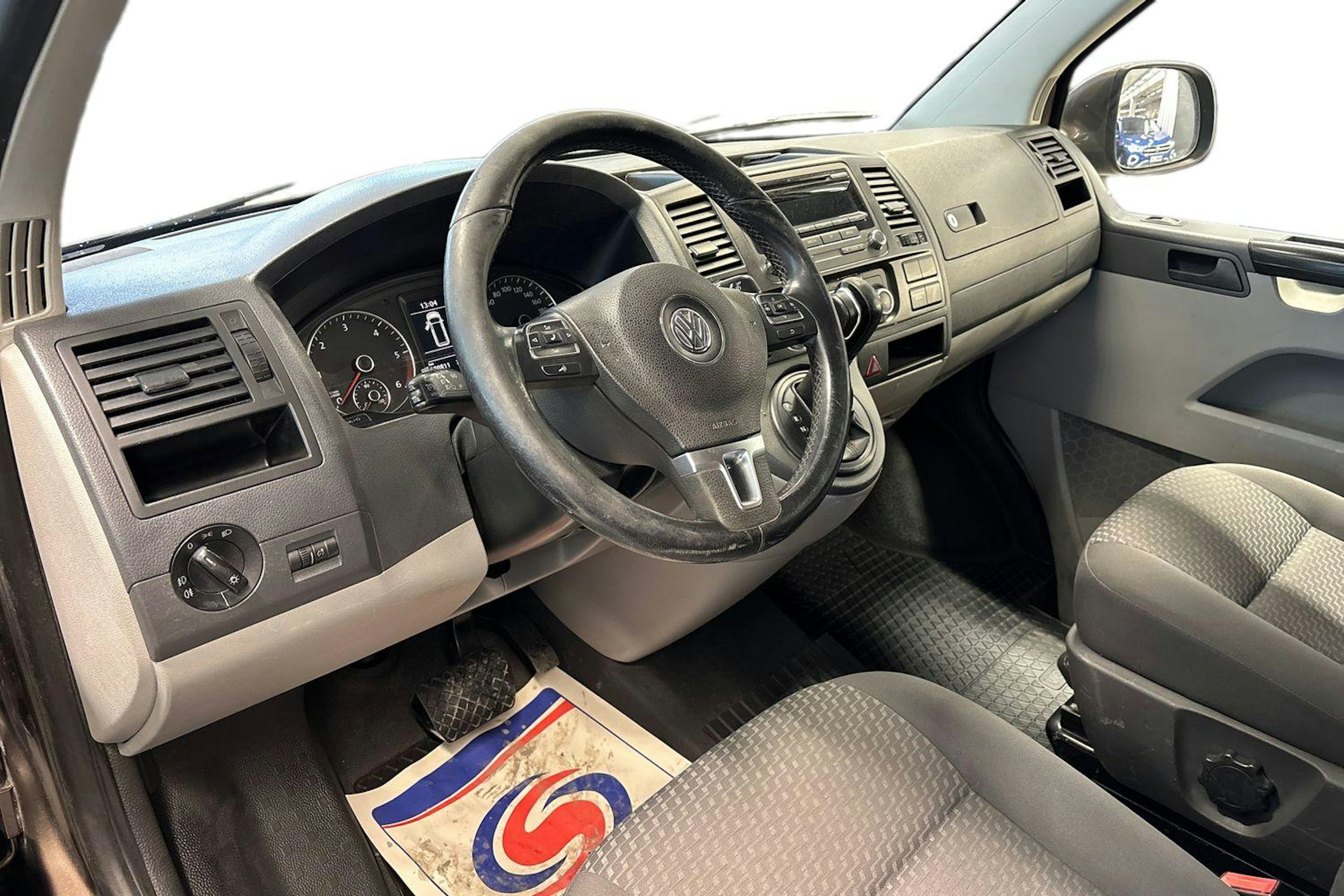 met. ruskea (beige) Volkswagen Transporter 2013 kuva 3.