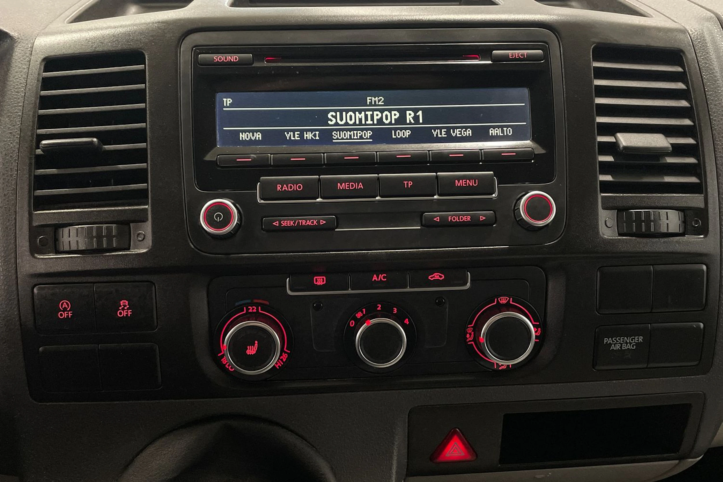 valkoinen Volkswagen Transporter 2014 kuva 13.