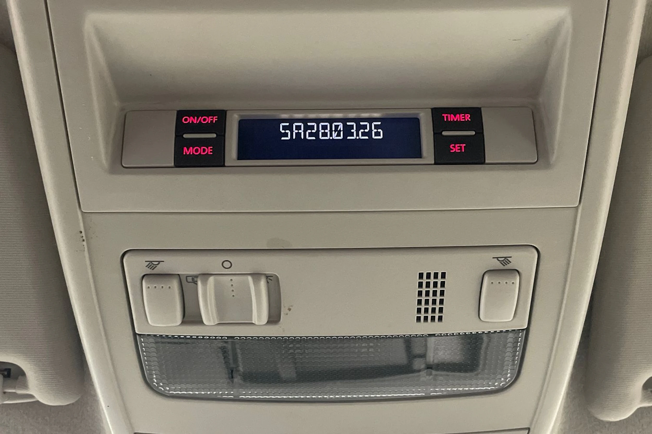 valkoinen Volkswagen Transporter 2014 kuva 15.