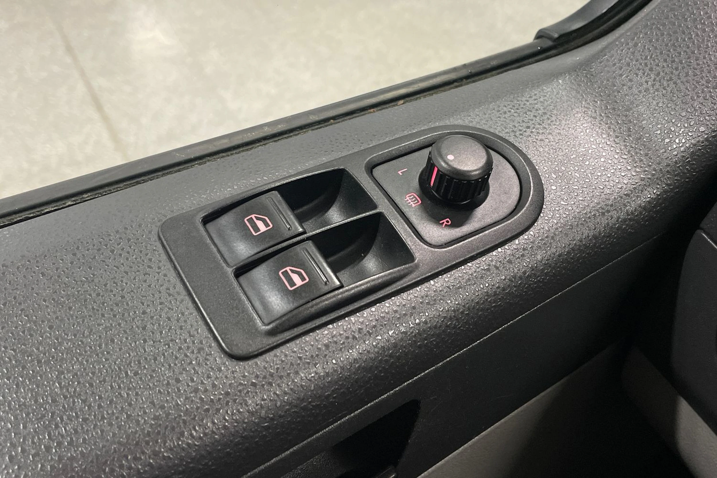 valkoinen Volkswagen Transporter 2014 kuva 17.