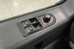 valkoinen Volkswagen Transporter 2014 kuva 17.