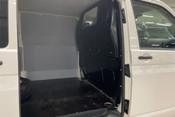 valkoinen Volkswagen Transporter 2014 kuva 20.