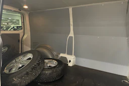 valkoinen Volkswagen Transporter 2014 kuva 22.