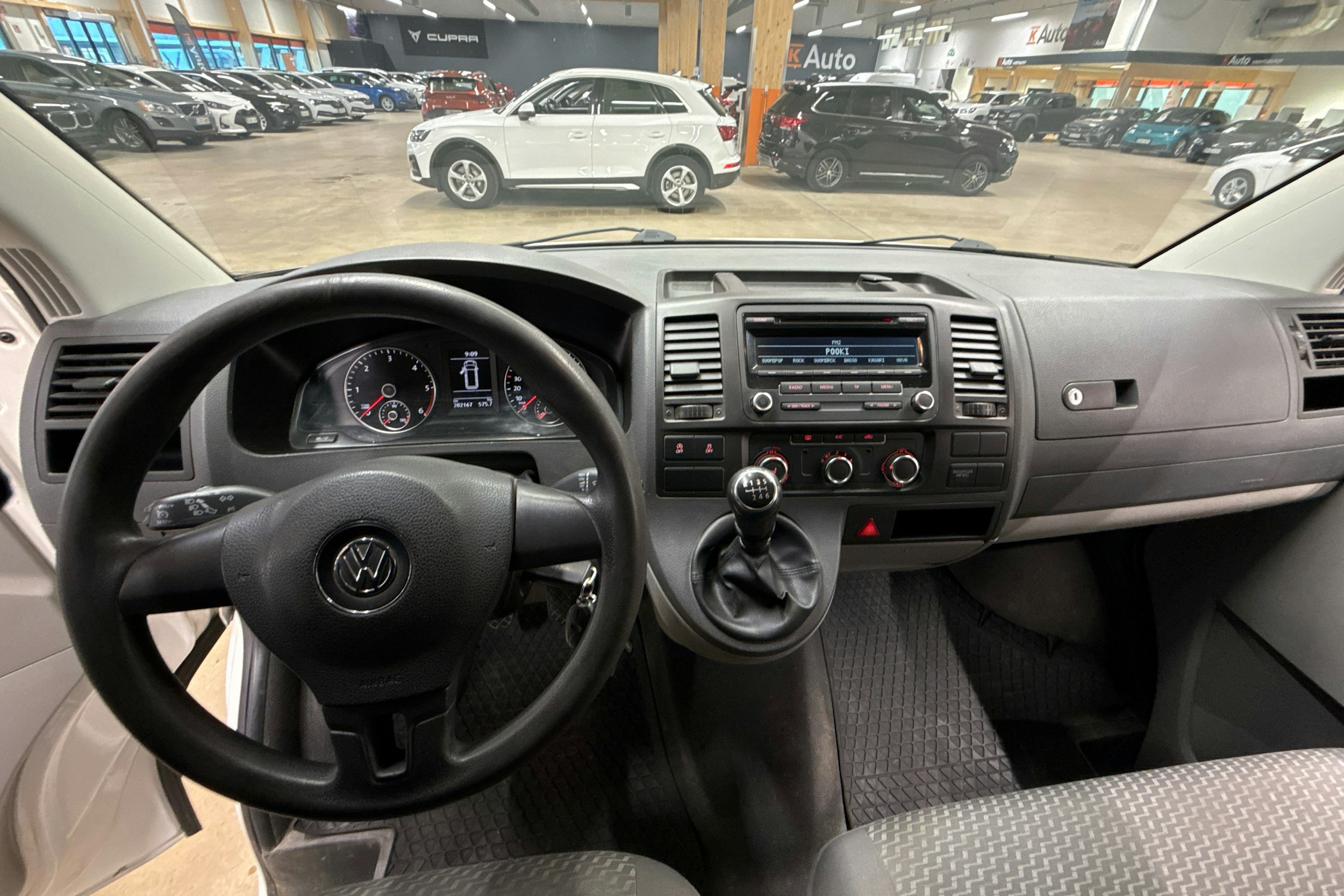 valkoinen Volkswagen Transporter 2013 kuva 7.