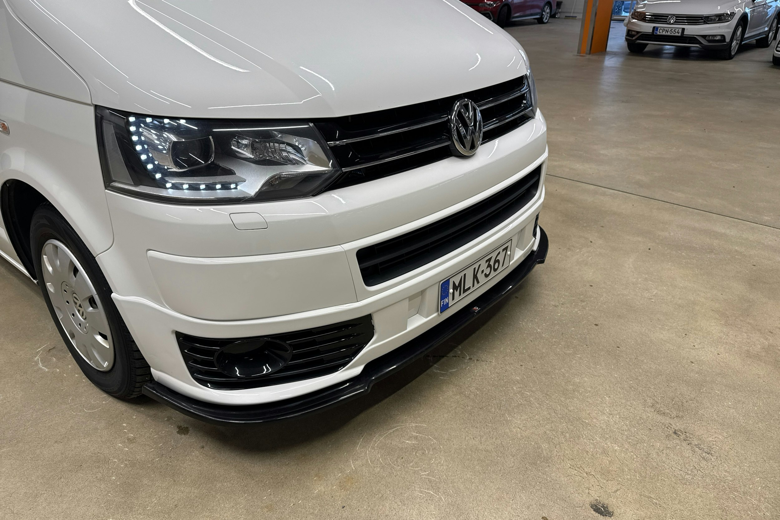 valkoinen Volkswagen Transporter 2013 kuva 12.