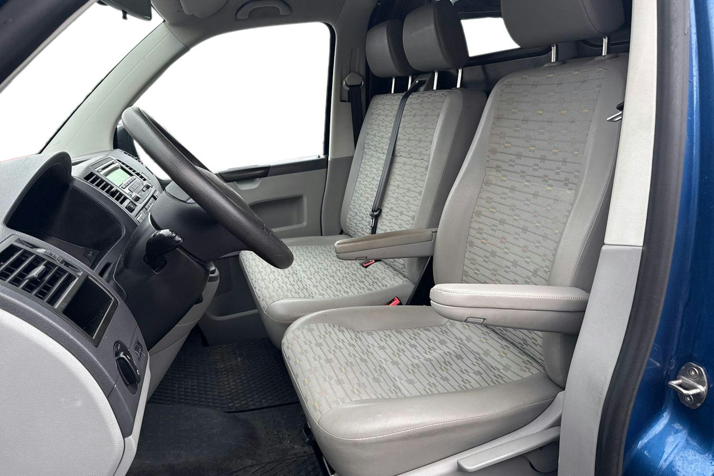 Sininen Volkswagen TRANSPORTER 2013 kuva 8.