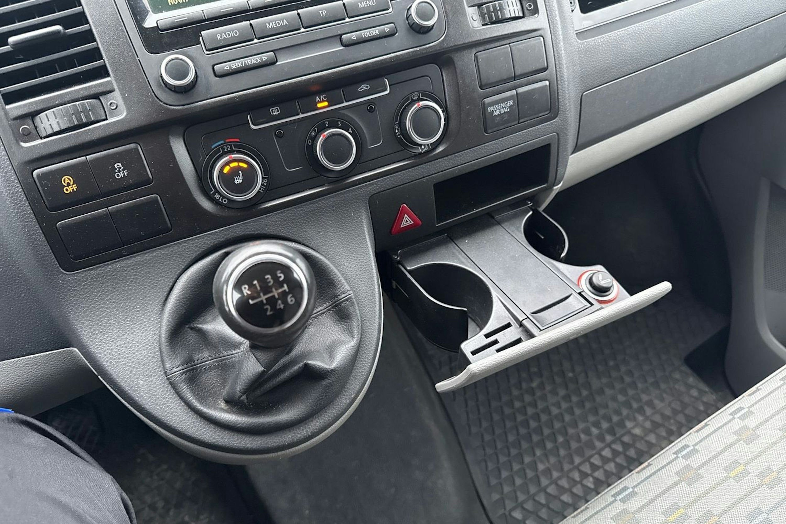 Sininen Volkswagen TRANSPORTER 2013 kuva 15.