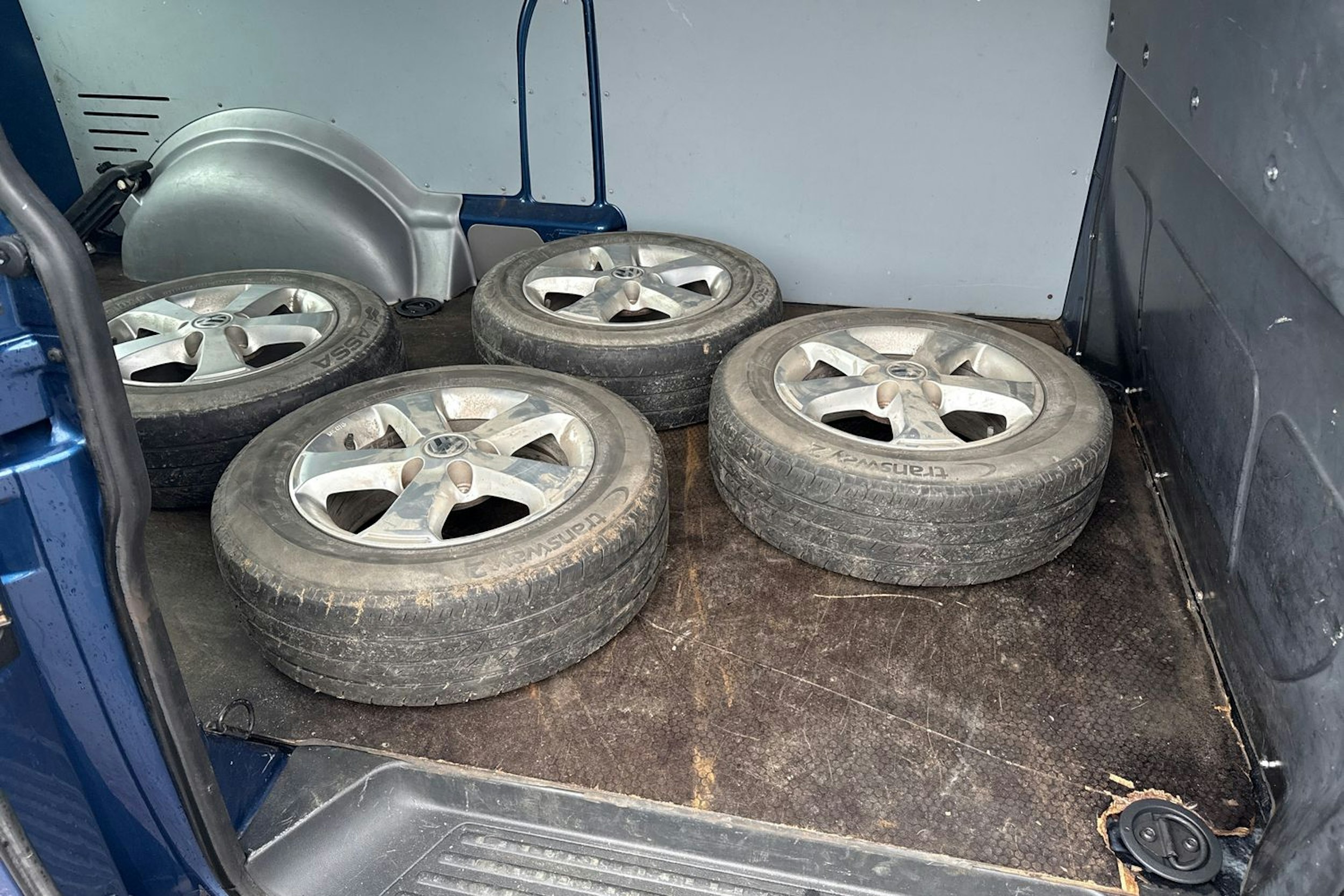 Sininen Volkswagen TRANSPORTER 2013 kuva 16.