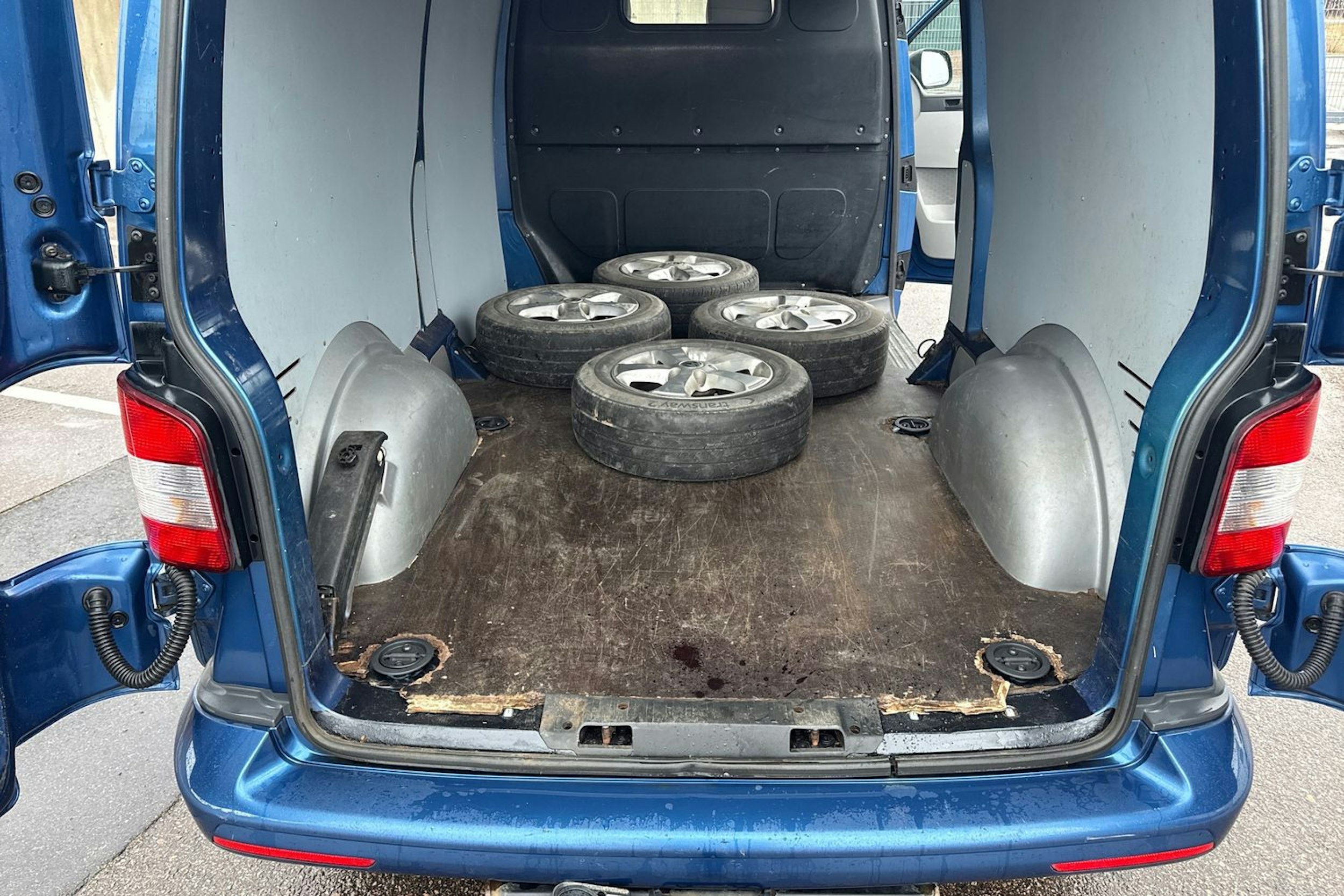 Sininen Volkswagen TRANSPORTER 2013 kuva 17.