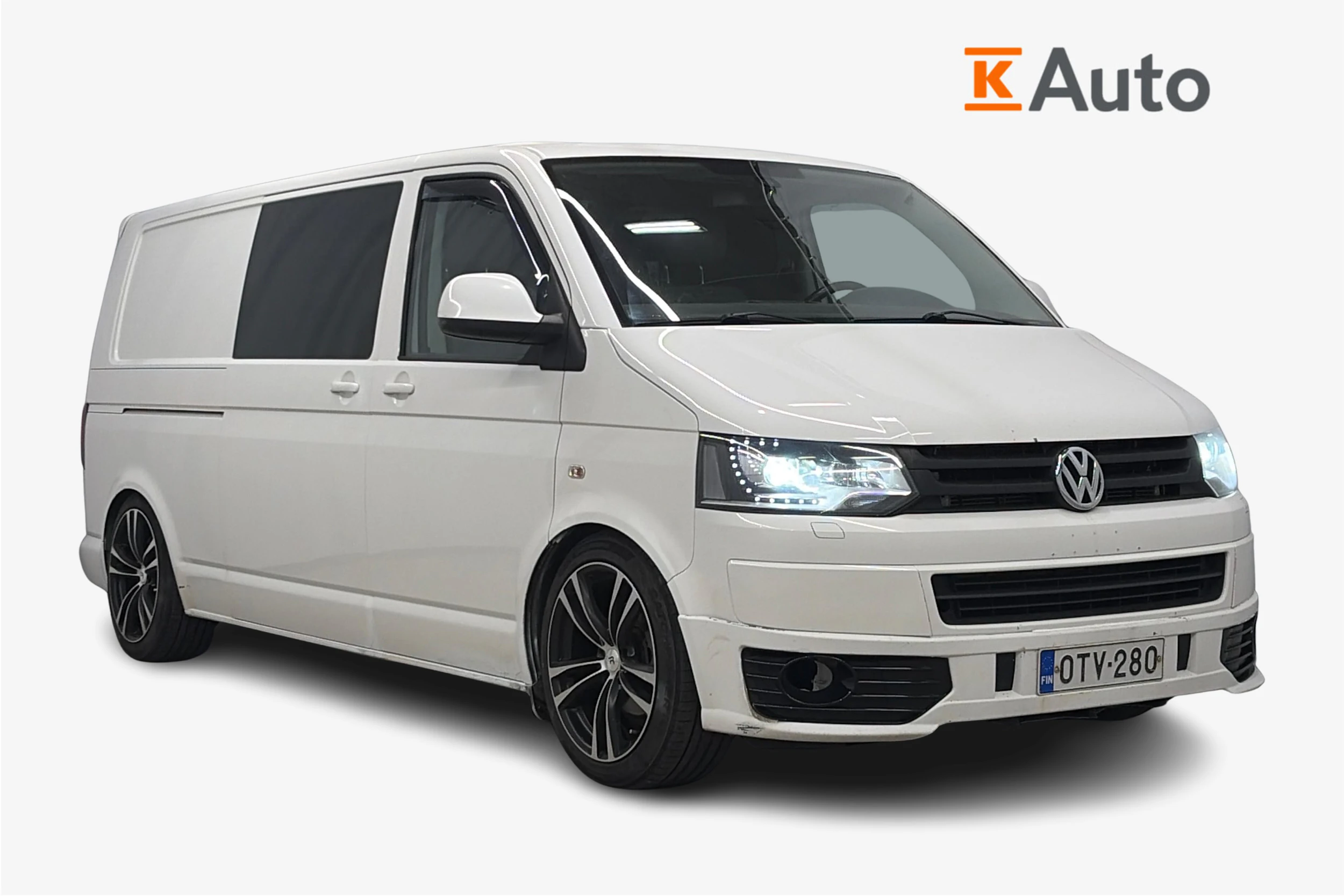 valkoinen Volkswagen Transporter 2013 kuva 1.