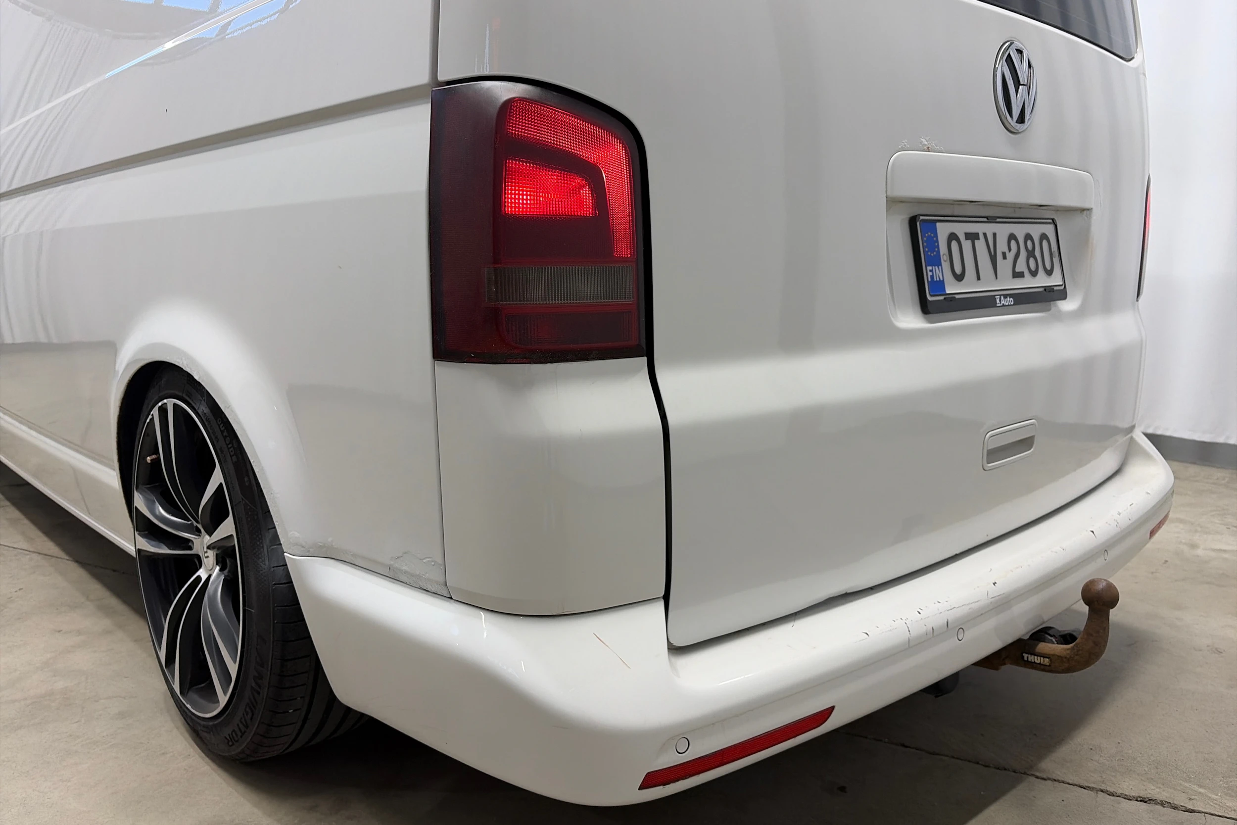 valkoinen Volkswagen Transporter 2013 kuva 11.