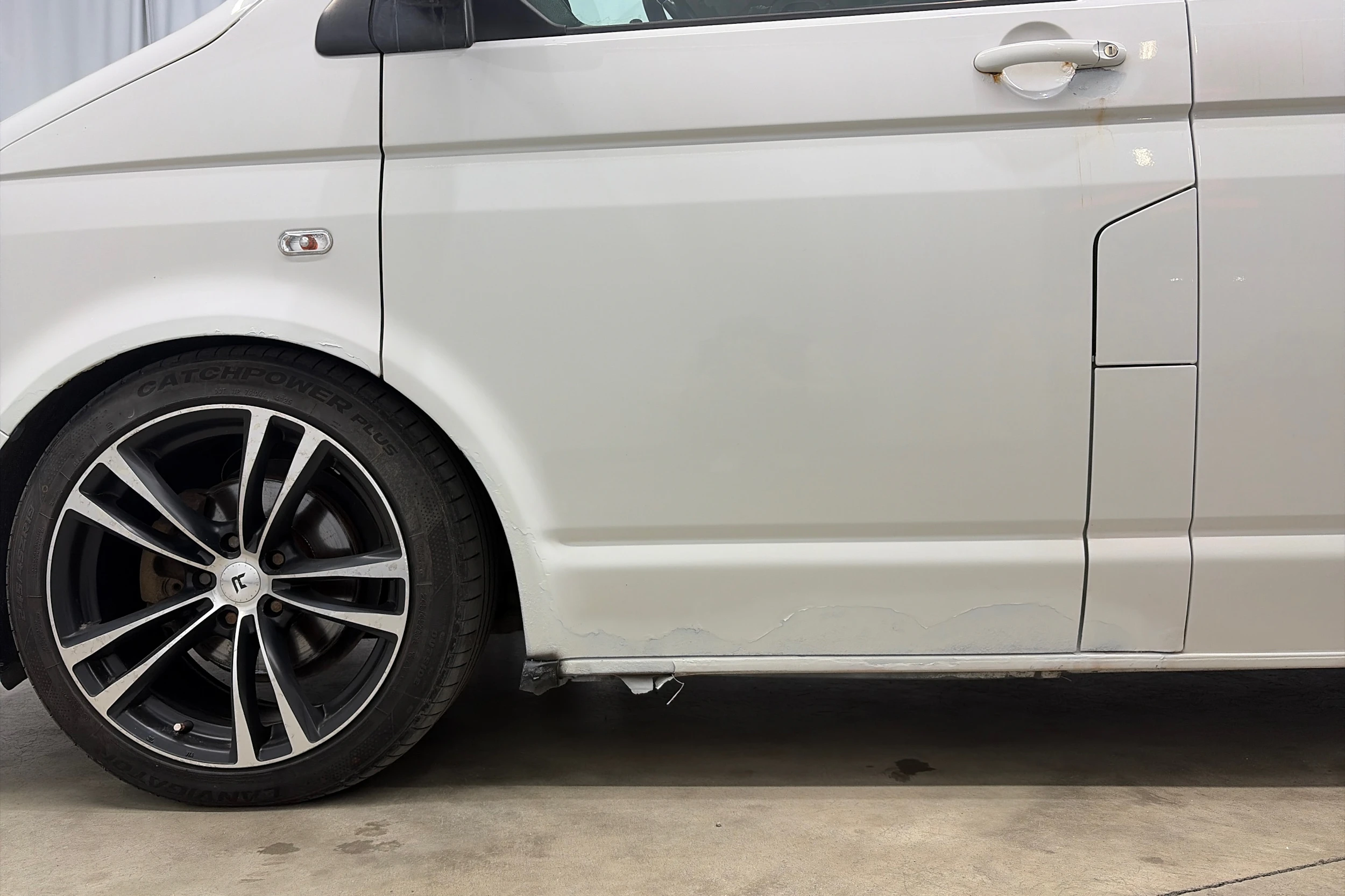 valkoinen Volkswagen Transporter 2013 kuva 12.