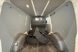 valkoinen Volkswagen Transporter 2013 kuva 18.