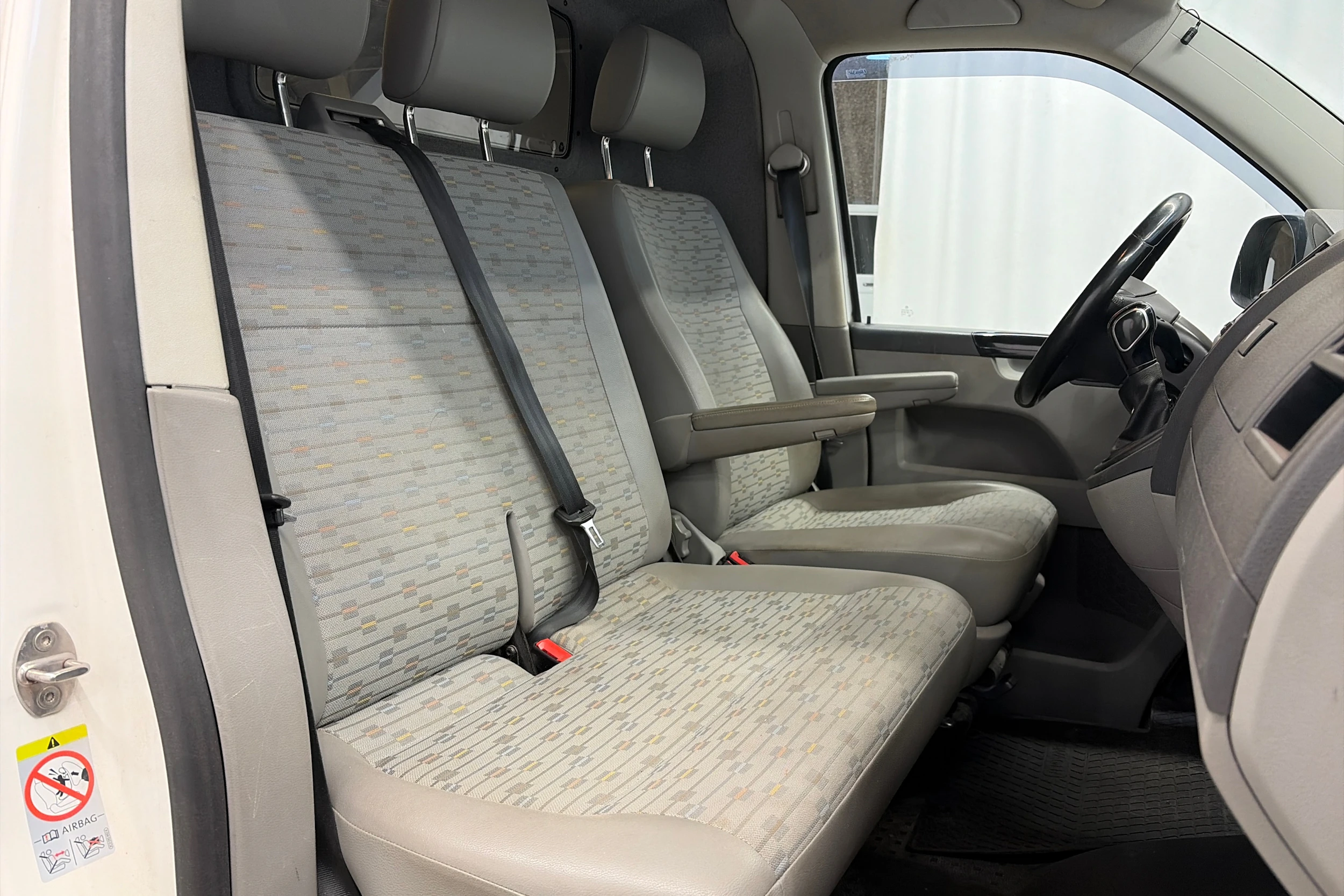 valkoinen Volkswagen Transporter 2013 kuva 24.