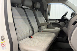 valkoinen Volkswagen Transporter 2013 kuva 24.