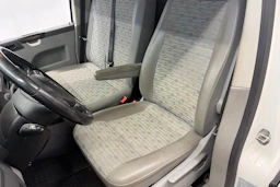 valkoinen Volkswagen Transporter 2013 kuva 25.