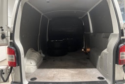 valkoinen Volkswagen Transporter 2013 kuva 18.