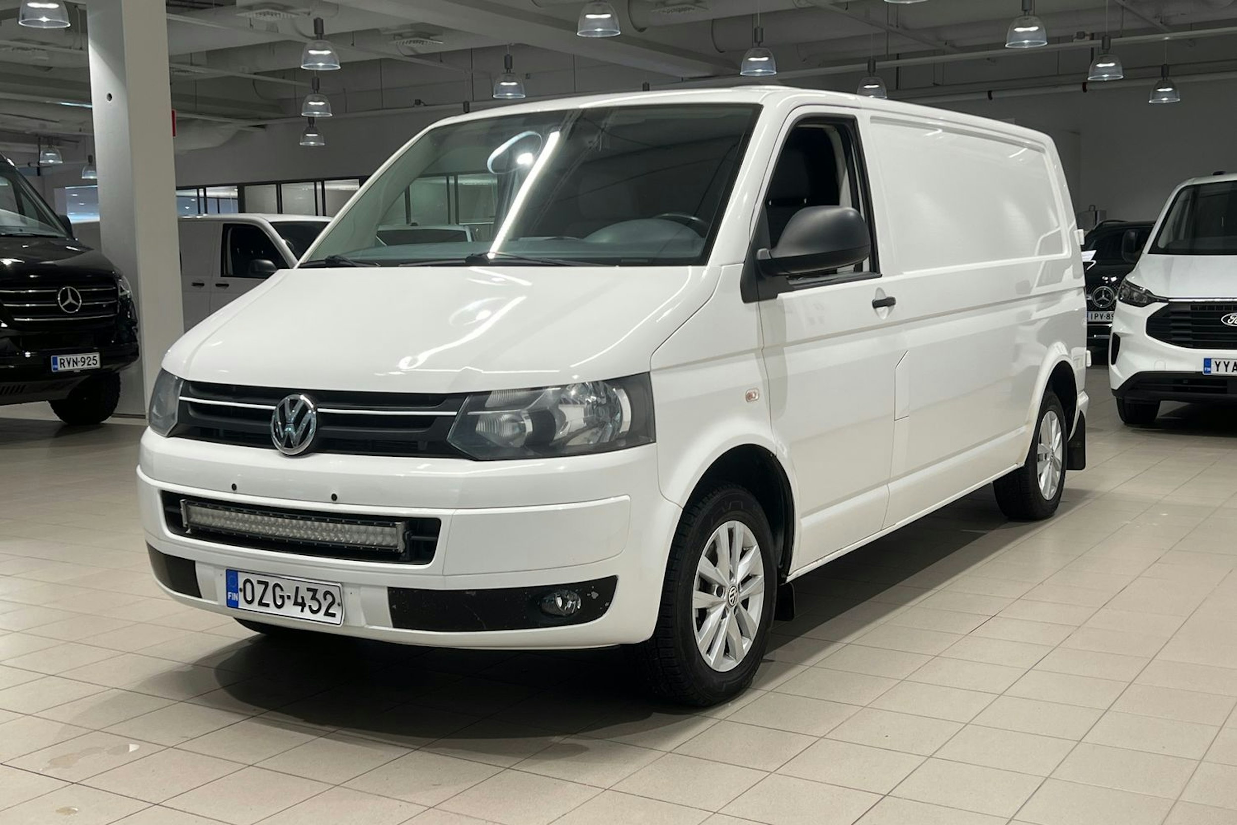 valkoinen Volkswagen Transporter 2013 kuva 21.
