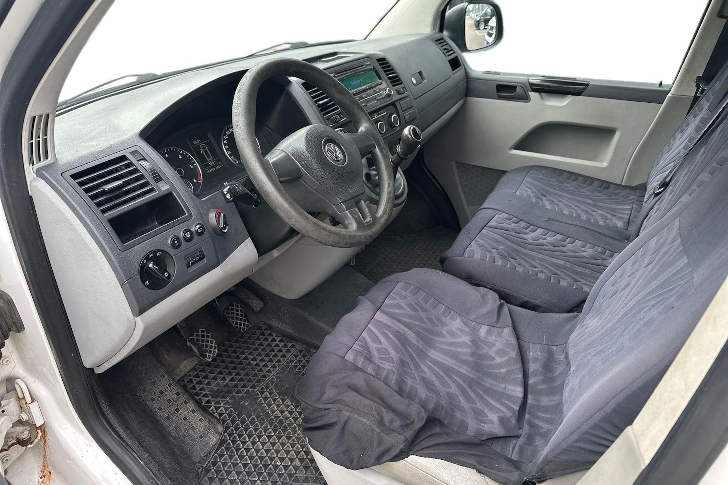 valkoinen Volkswagen Transporter 2013 kuva 3.