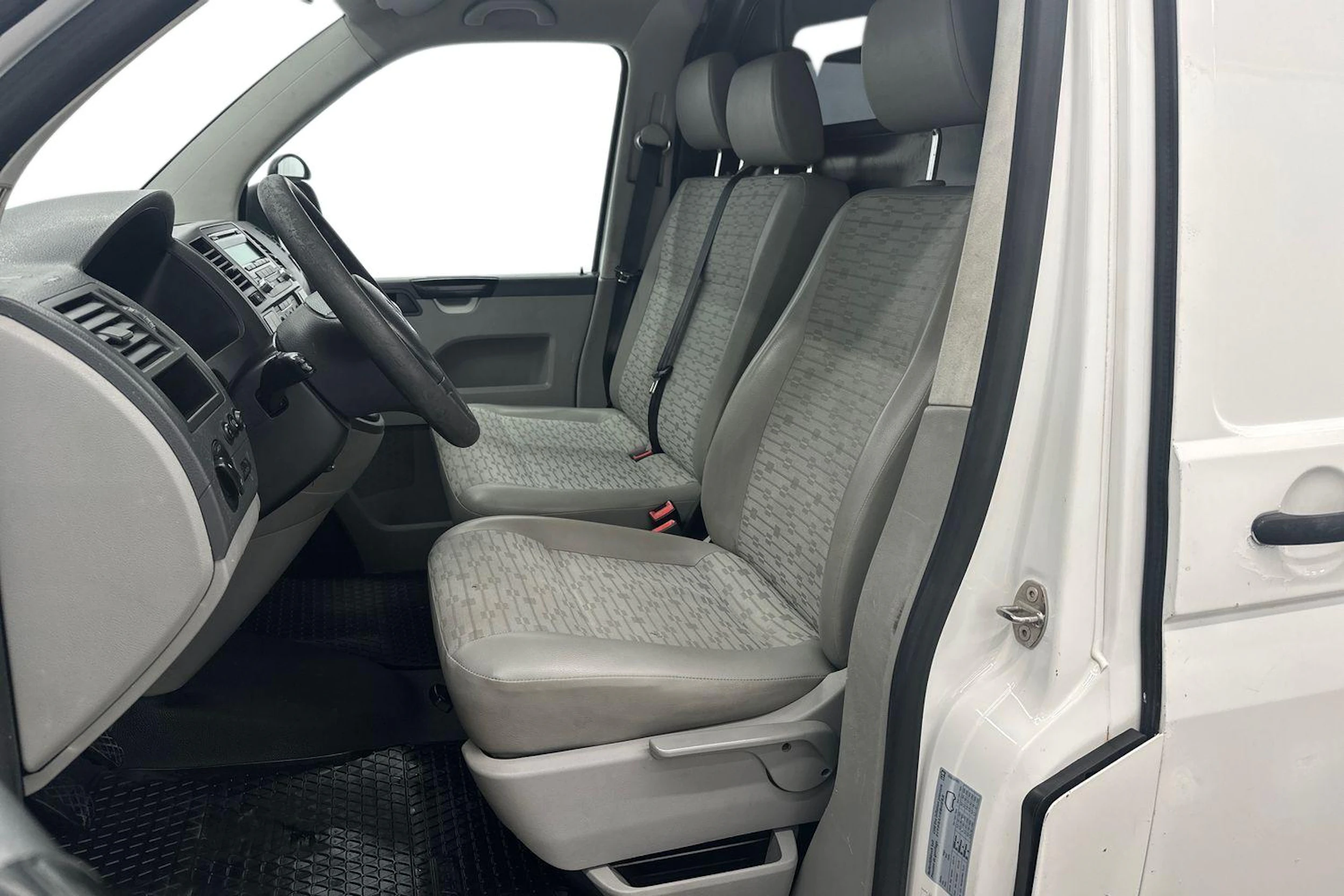 valkoinen Volkswagen Transporter 2013 kuva 8.