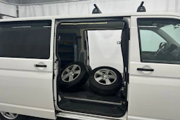 valkoinen Volkswagen Transporter 2013 kuva 11.