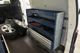 valkoinen Volkswagen Transporter 2013 kuva 18.