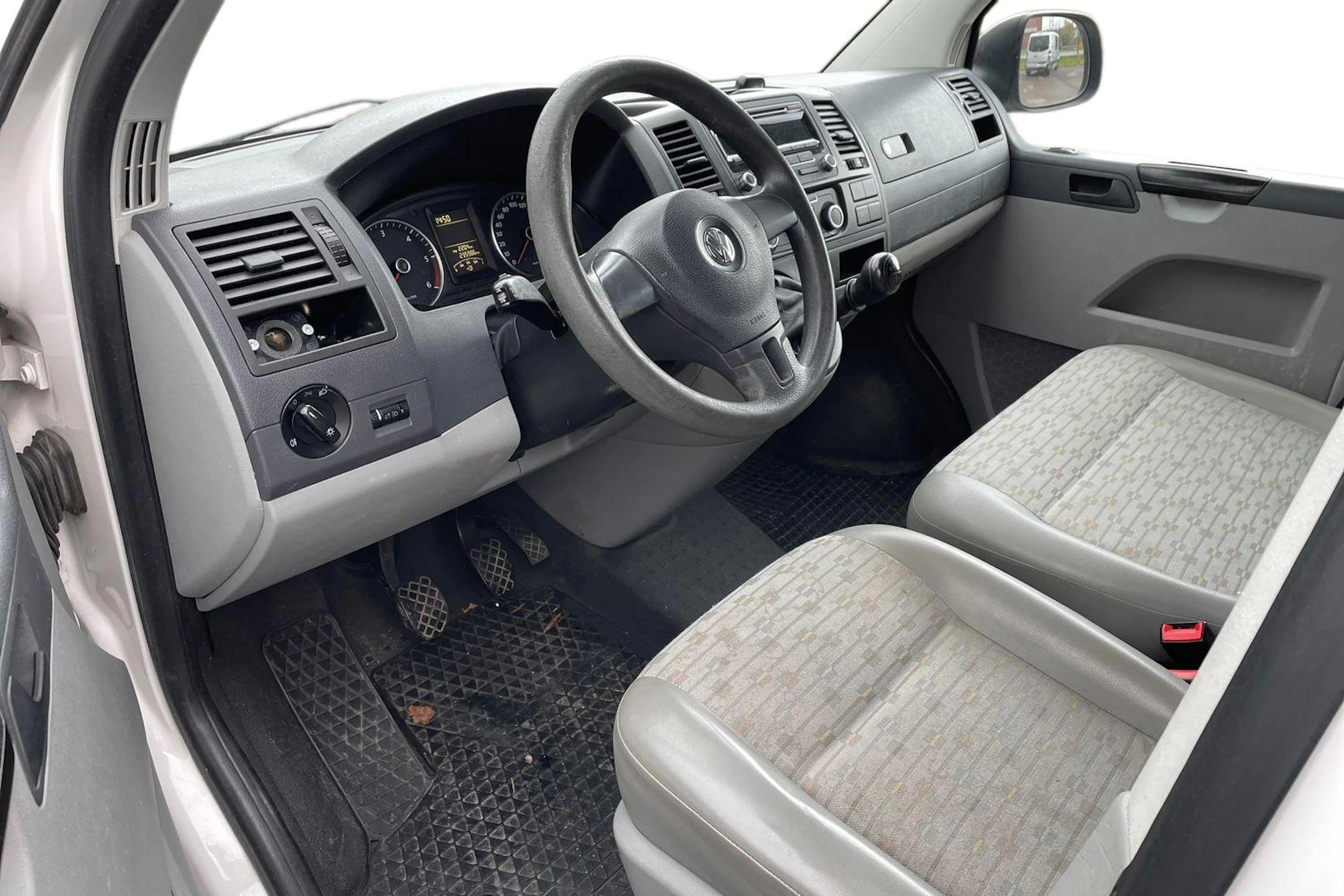 valkoinen Volkswagen Transporter 2013 kuva 3.