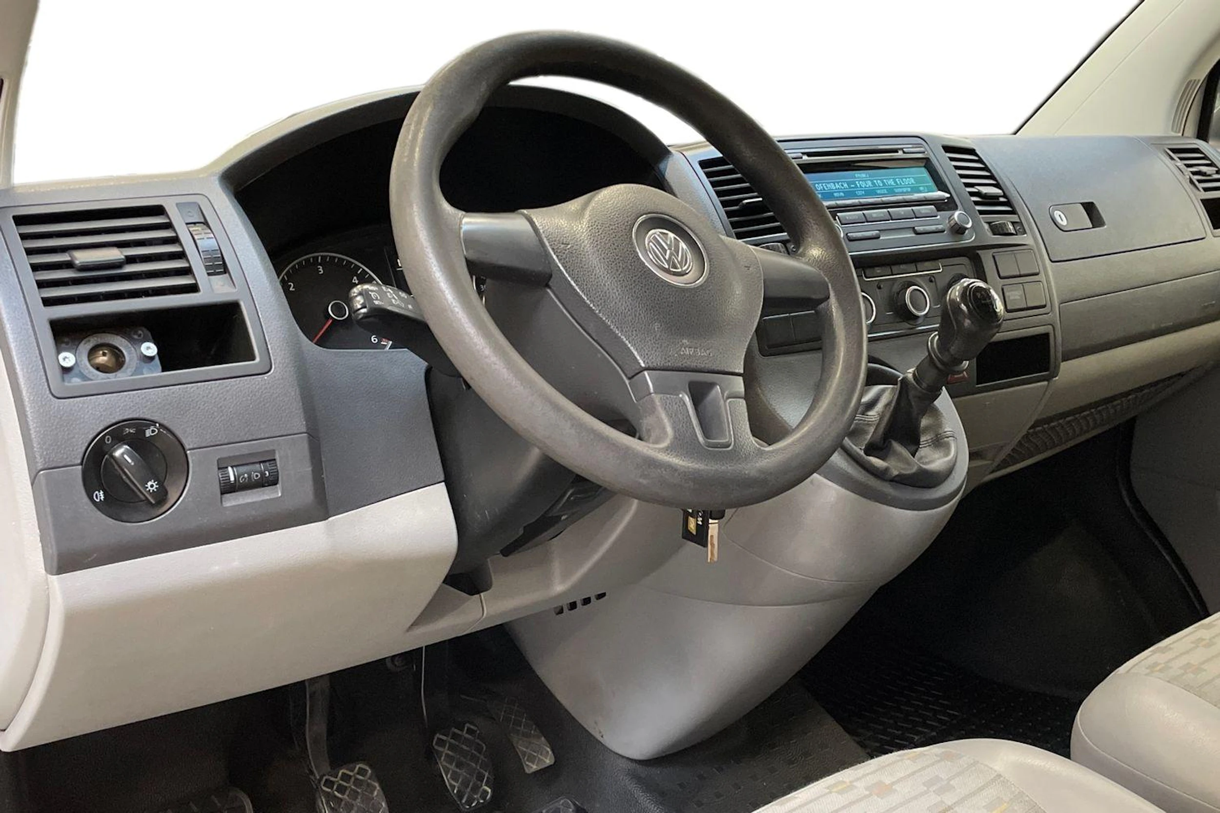 valkoinen Volkswagen Transporter 2013 kuva 8.
