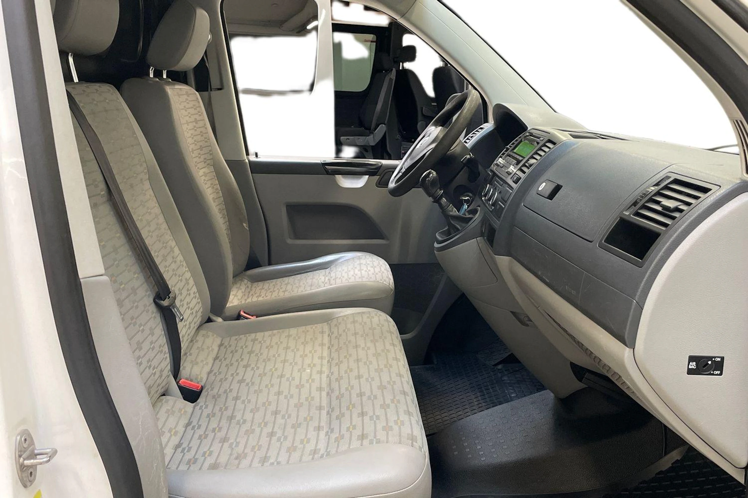 valkoinen Volkswagen Transporter 2013 kuva 11.
