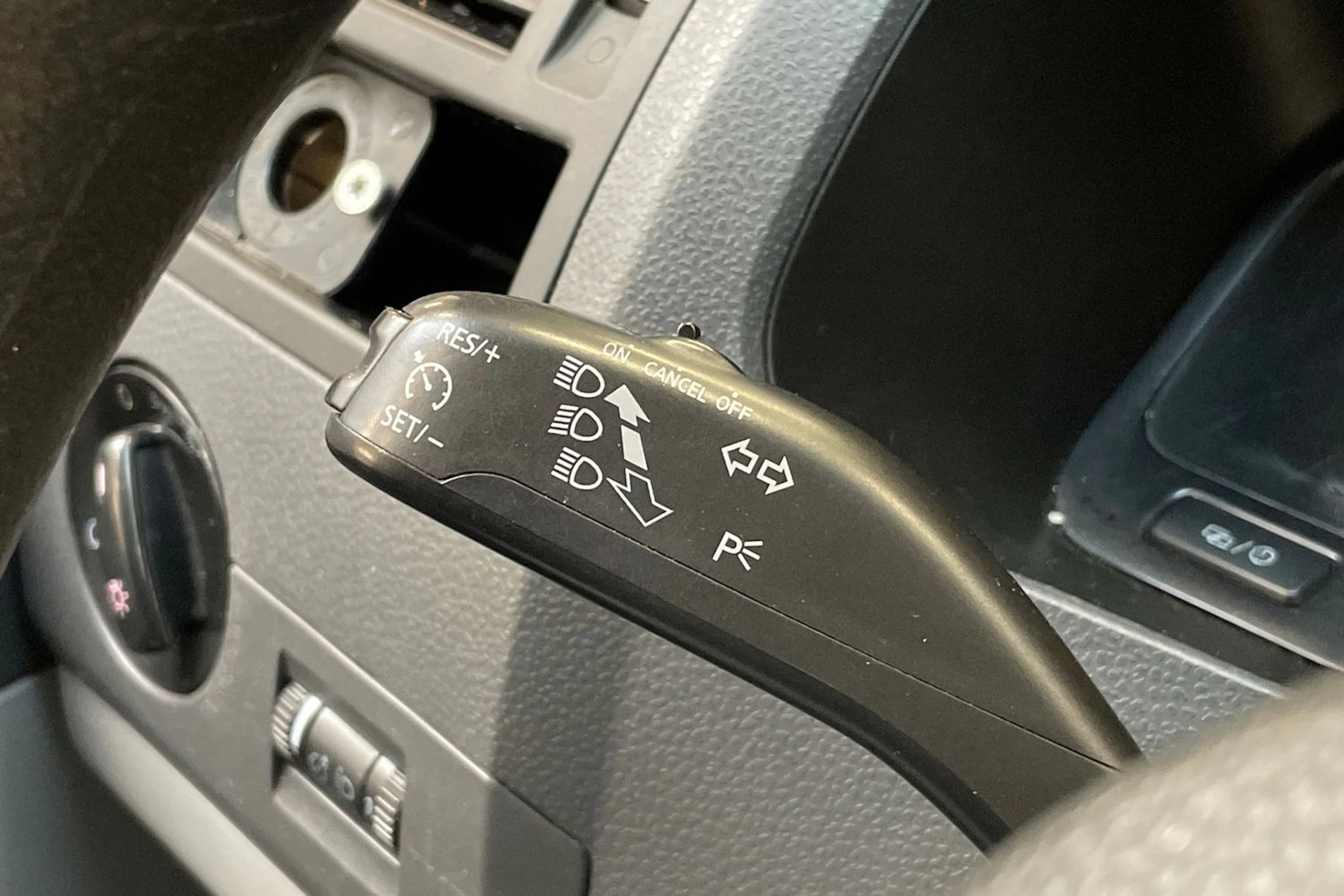 valkoinen Volkswagen Transporter 2013 kuva 21.