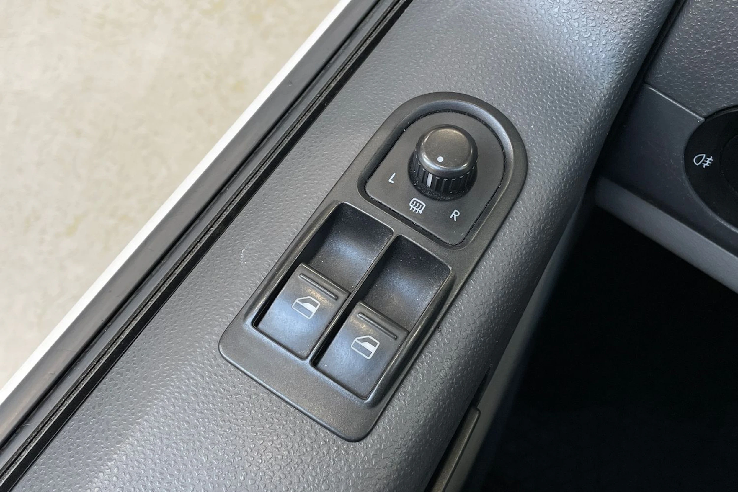 valkoinen Volkswagen Transporter 2013 kuva 22.