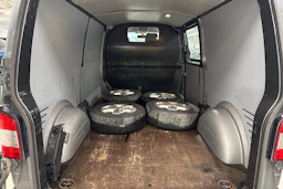 harmaa Volkswagen Transporter 2014 kuva 15.